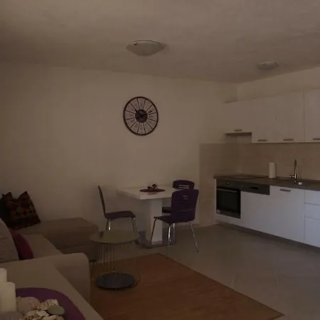 Lux Star * Milna (Brac)