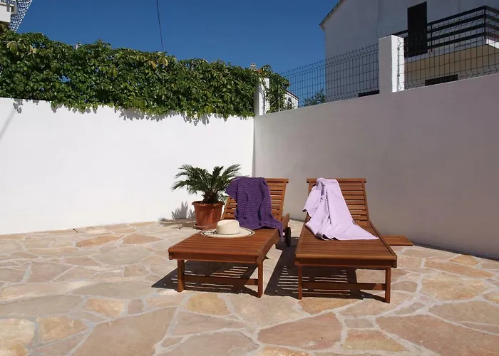 Lux Star * Milna (Brac)