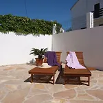 Lux Star * Milna (Brac)