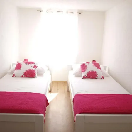 아파트 Lux Star 밀나